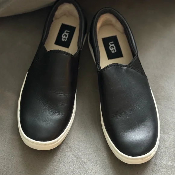 Ugg shoes - Picture 3 of 6